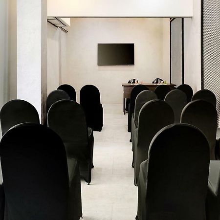 Ibis Malioboro Hotell Yogyakarta Exteriör bild