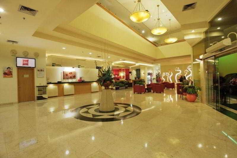 Ibis Malioboro Hotell Yogyakarta Exteriör bild