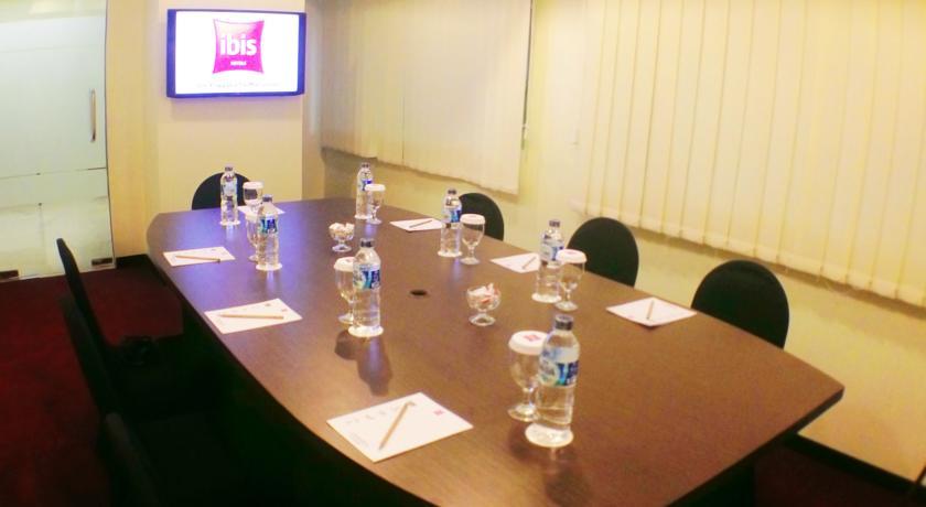 Ibis Malioboro Hotell Yogyakarta Exteriör bild
