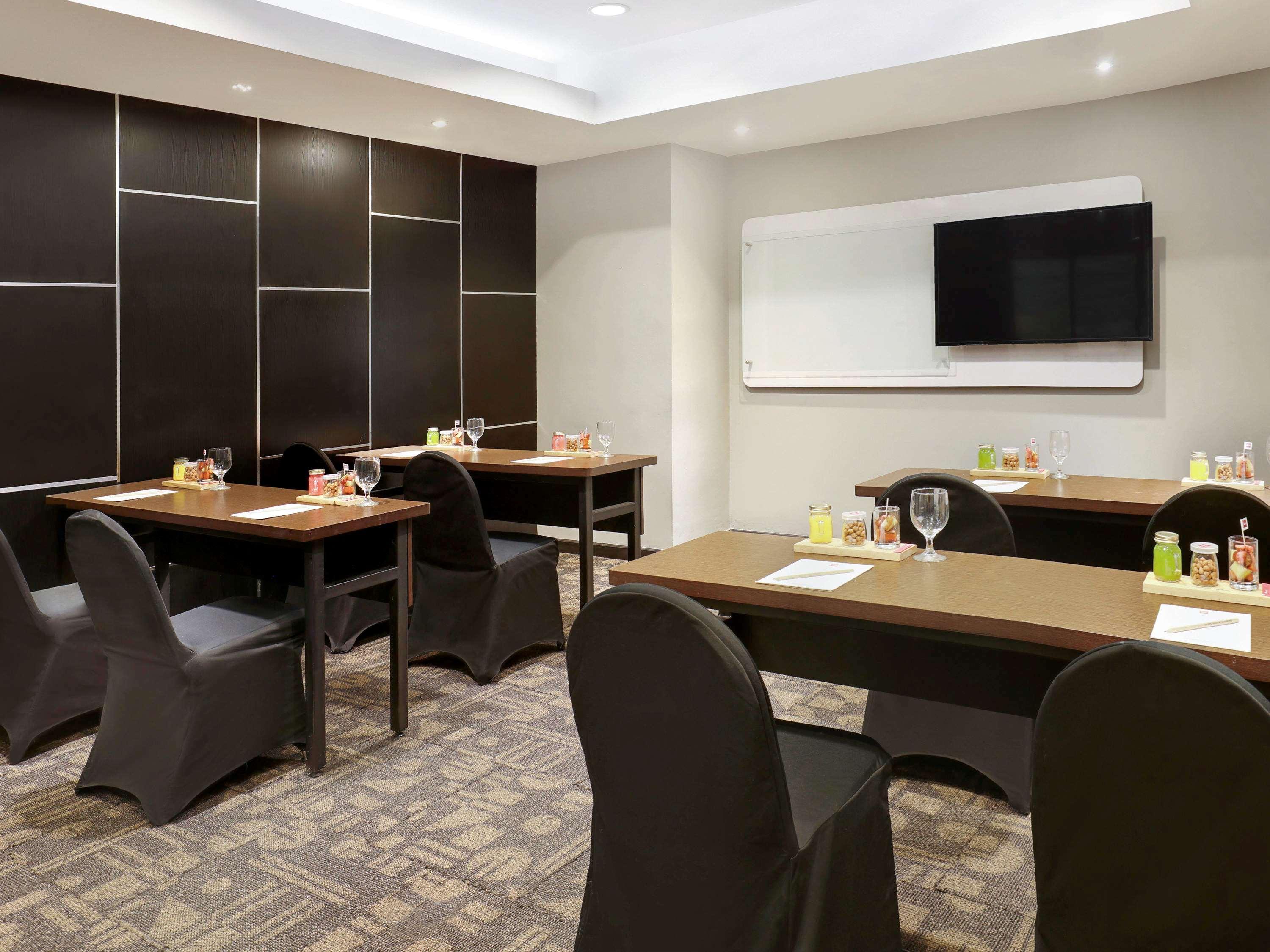 Ibis Malioboro Hotell Yogyakarta Exteriör bild