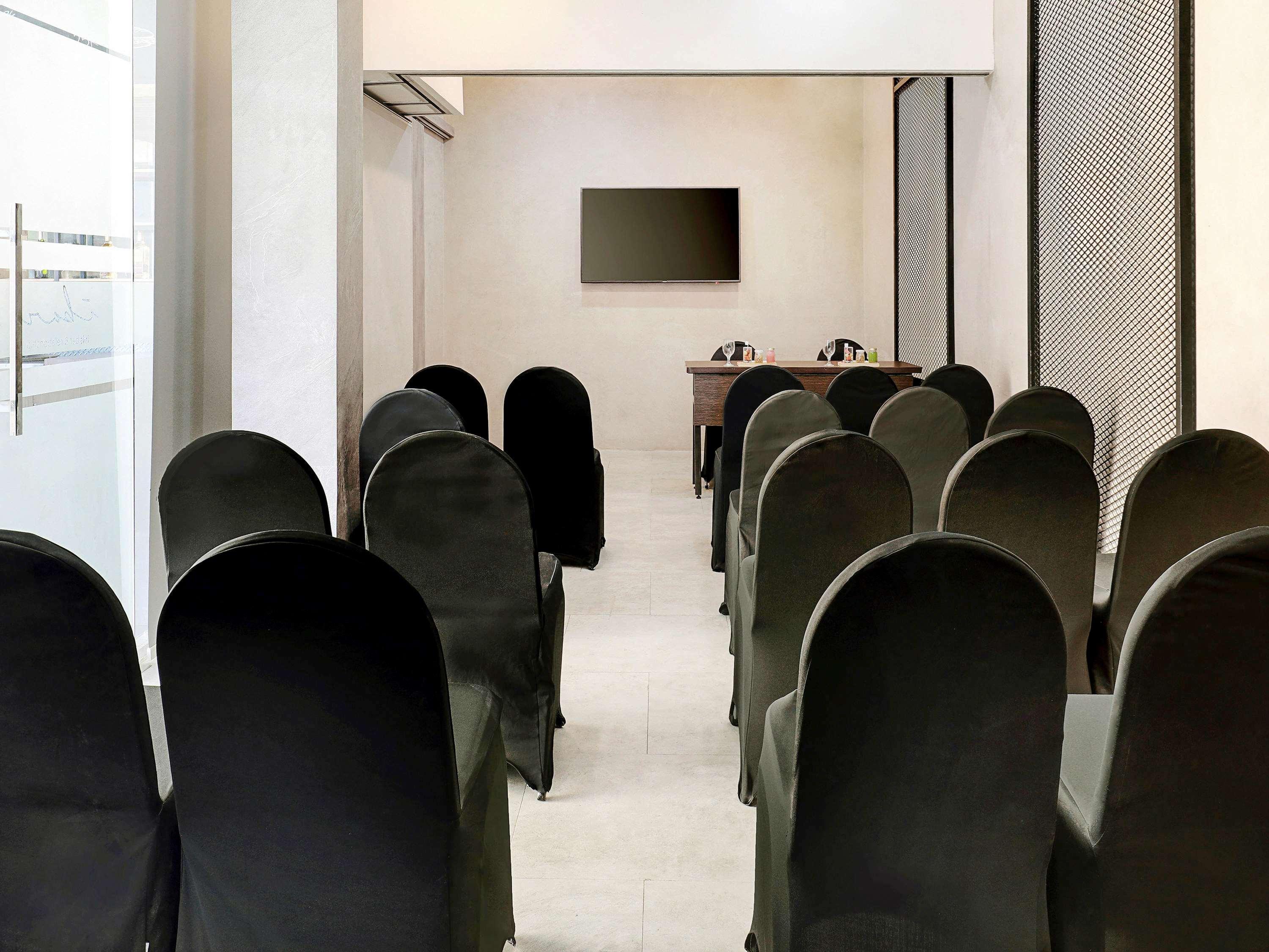 Ibis Malioboro Hotell Yogyakarta Exteriör bild