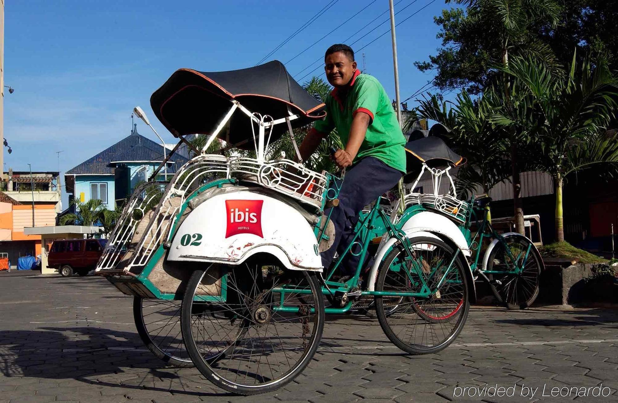 Ibis Malioboro Hotell Yogyakarta Exteriör bild