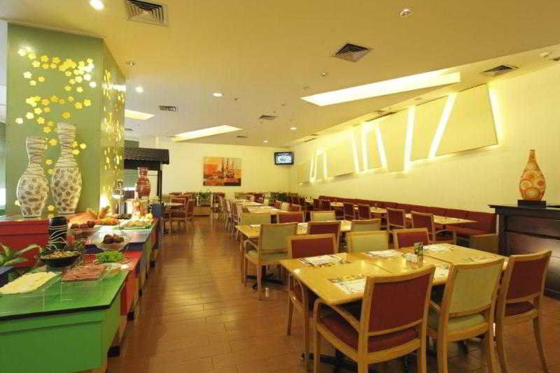 Ibis Malioboro Hotell Yogyakarta Exteriör bild