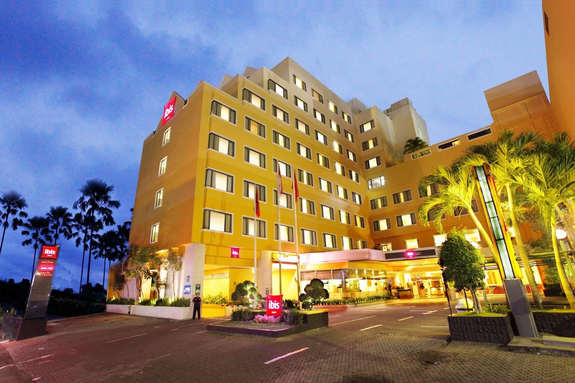 Ibis Malioboro Hotell Yogyakarta Exteriör bild