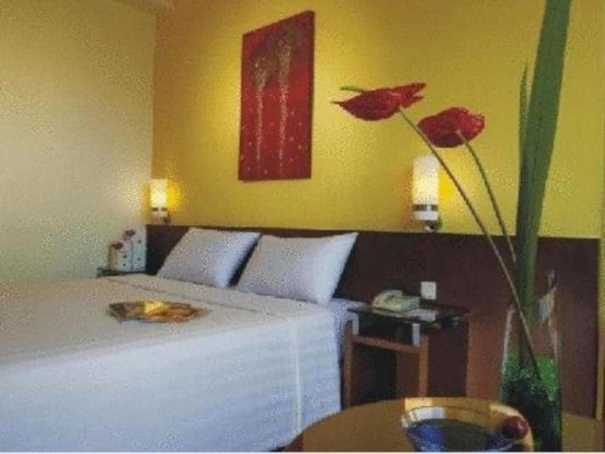Ibis Malioboro Hotell Yogyakarta Exteriör bild