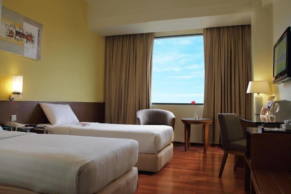 Ibis Malioboro Hotell Yogyakarta Exteriör bild