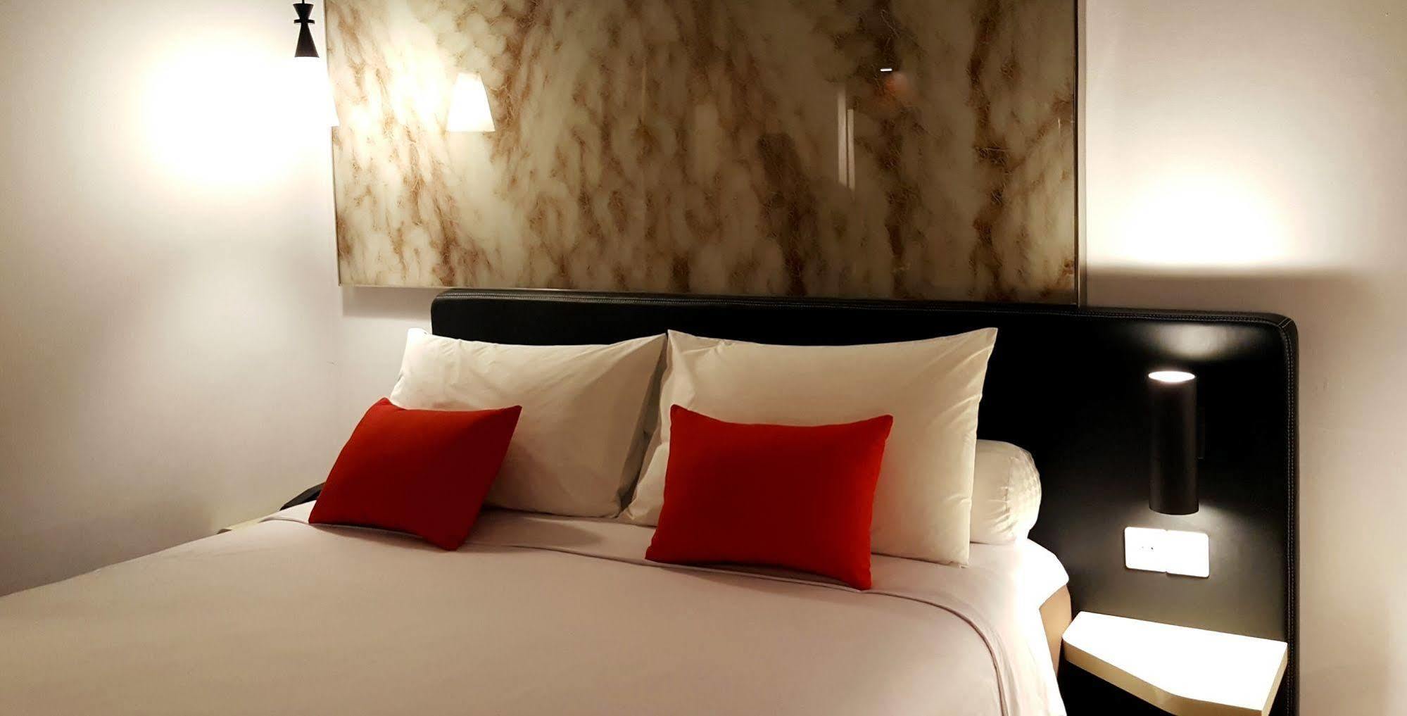 Ibis Malioboro Hotell Yogyakarta Exteriör bild
