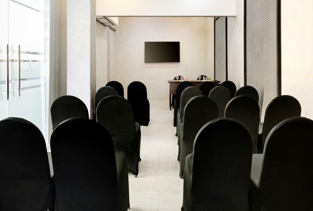 Ibis Malioboro Hotell Yogyakarta Exteriör bild