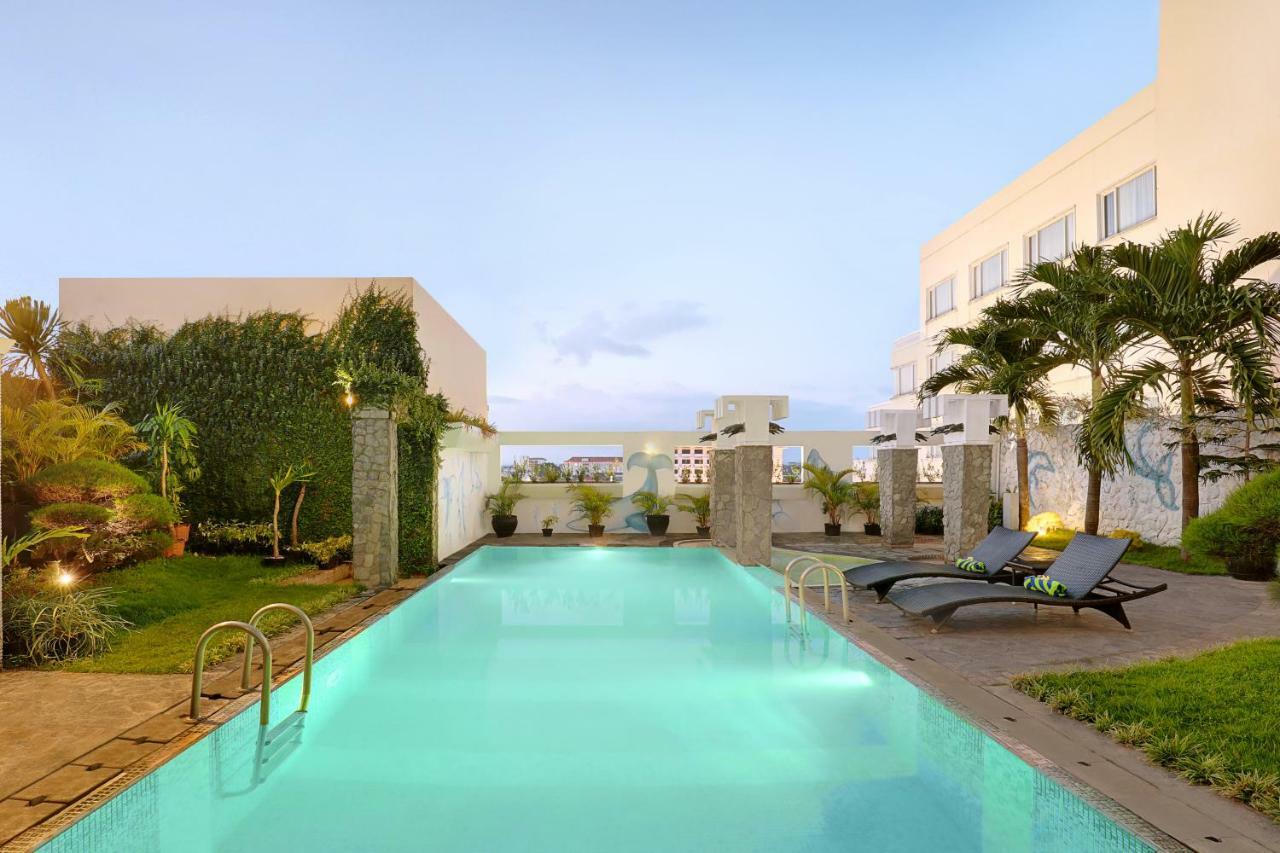 Ibis Malioboro Hotell Yogyakarta Exteriör bild