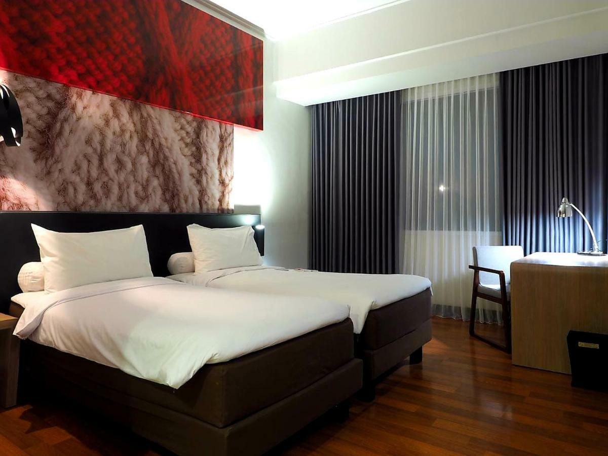 Ibis Malioboro Hotell Yogyakarta Exteriör bild