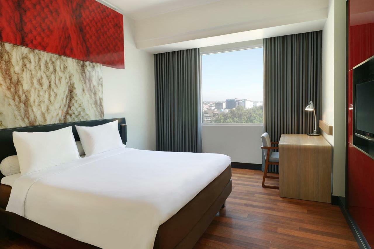 Ibis Malioboro Hotell Yogyakarta Exteriör bild